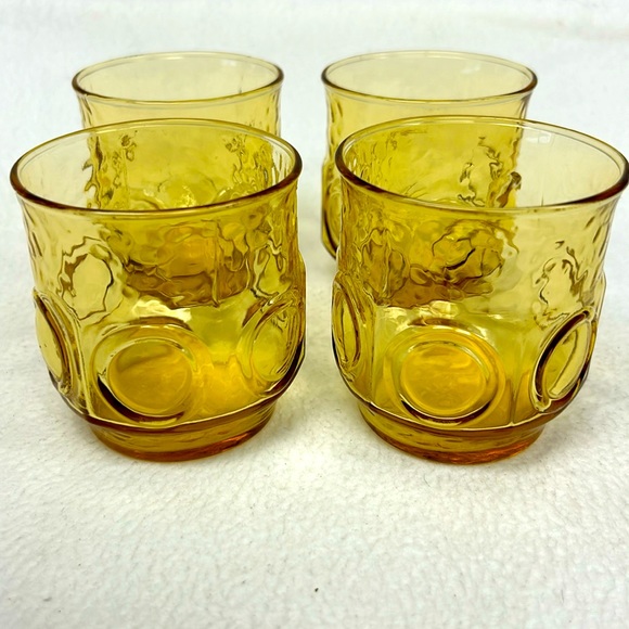 Vintage set of 4 ANCHOR HOCKING amber  glass “ Heritage Hill “ low-ball glasses - Picture 1 of 5